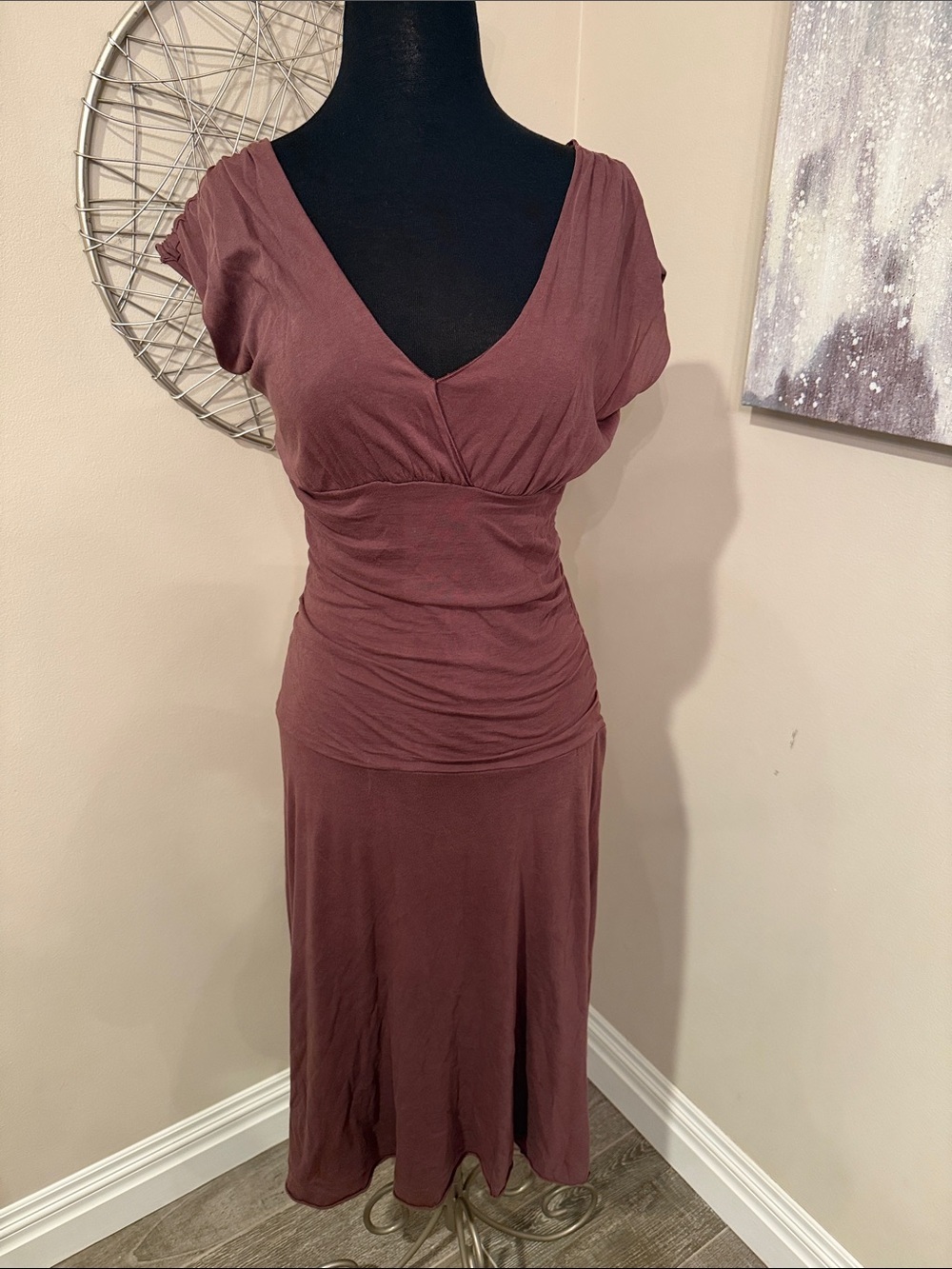 Womenâs V-Neck Mauve Casual Ruched Midi Dress size medium